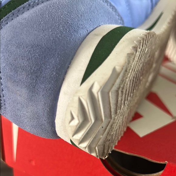 Nike Blue and Green Sneakers Classic Design - Picture 5 of 12